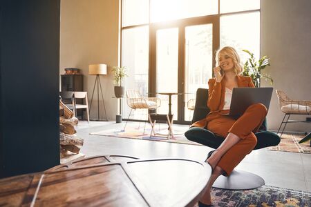 How to Harness Natural Light at Your Desk: Feng Shui in British Workplaces