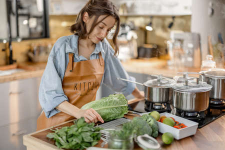 Practical Feng Shui Tips for British Kitchens to Maximise Wealth Energy