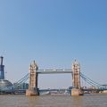 Balancing Privacy and Openness: Desk Arrangements for British Workplace Harmony