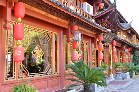 Impact of Nearby Roads and Traffic Flow on Front Door Feng Shui